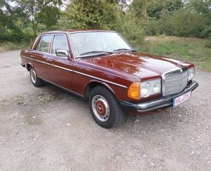 Mercedes-Benz 240 Gebrauchtwagen