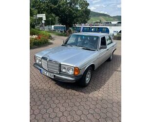 Mercedes-Benz 230 Gebrauchtwagen