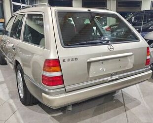 Mercedes-Benz 220 Gebrauchtwagen