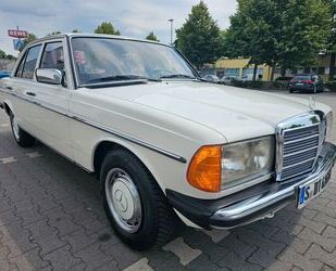 Mercedes-Benz 230 