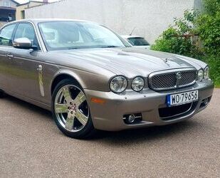 Jaguar XJ8 