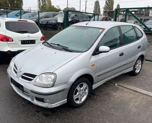 Nissan Almera Tino 