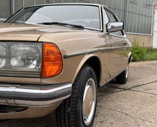 Mercedes-Benz 230 Gebrauchtwagen