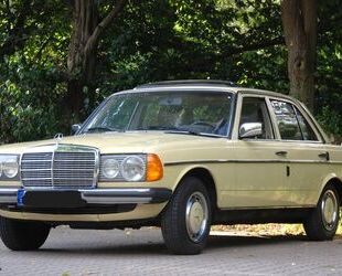 Mercedes-Benz 240 