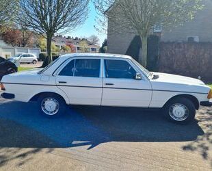 Mercedes-Benz E 230 Gebrauchtwagen