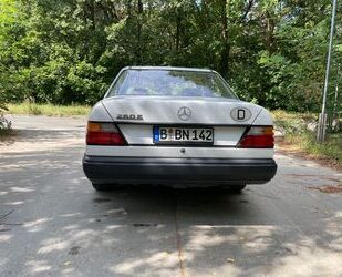 Mercedes-Benz E 260 Gebrauchtwagen