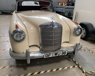 Mercedes-Benz 220 Gebrauchtwagen