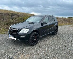 Nissan ML 350 