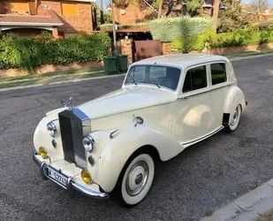 Kia Silver Dawn 