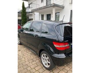 Mercedes-Benz B 180 Gebrauchtwagen