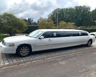 Lincoln Town Car 