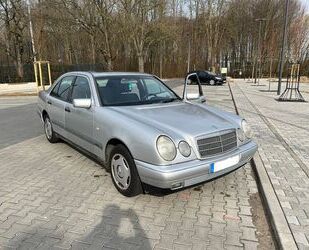 Mercedes-Benz E 230 Gebrauchtwagen