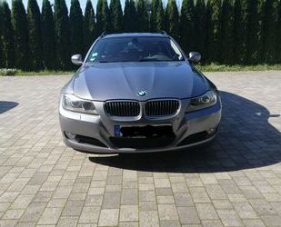 BMW BMW 325d Touring - Automatik /Leder /Xenon /AHK Gebrauchtwagen