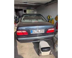 Mercedes-Benz 240 Gebrauchtwagen