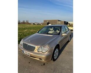 Mercedes-Benz 220 Gebrauchtwagen