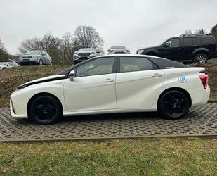Mercedes-Benz Mirai 