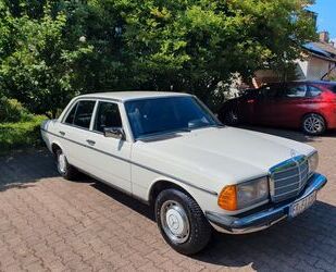 Mercedes-Benz E 230 Gebrauchtwagen