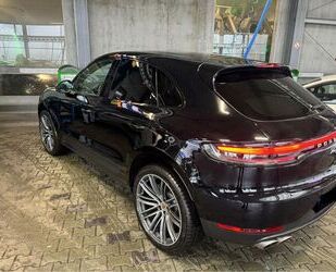 Mercedes-Benz Macan 