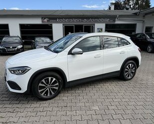 Mercedes-Benz GLA 220 d 4Matic*1.Hand,Panorama,Teilleder,LED * Gebrauchtwagen