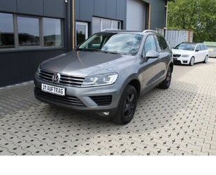 VW Touareg V6 3.0 TDI NAVI/LEDER/AHK/Xenon/SHZ Gebrauchtwagen