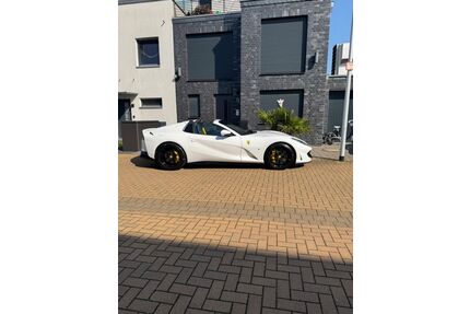 Ferrari 812 Gebrauchtwagen