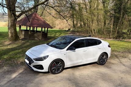 Lada i30 