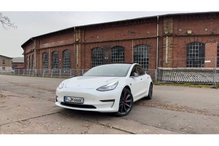 Tesla Model 3 Gebrauchtwagen