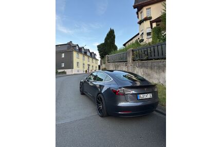 Tesla Model 3 Gebrauchtwagen