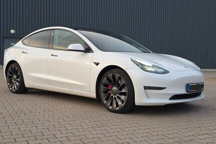 Tesla Model 3 Gebrauchtwagen