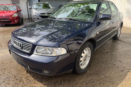 Audi A4 1.6 Klimaautomatic 1.Besitz 