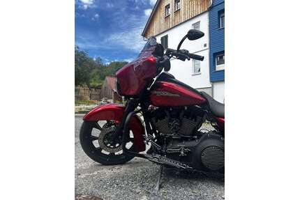 Harley Davidson Street Glide Gebrauchtwagen