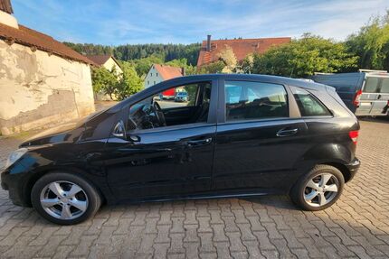 Mercedes-Benz B 180 Gebrauchtwagen