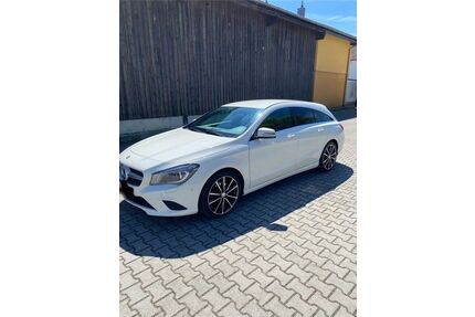 Mercedes-Benz CLA 200 Shooting Brake Gebrauchtwagen