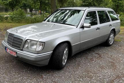 Mercedes-Benz 220 Gebrauchtwagen