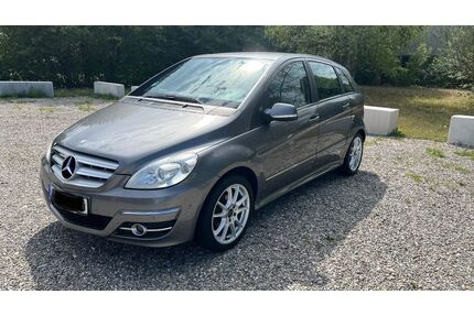 Mercedes-Benz B 180 Gebrauchtwagen