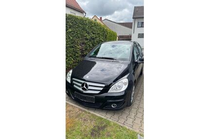 Mercedes-Benz B 180 Gebrauchtwagen