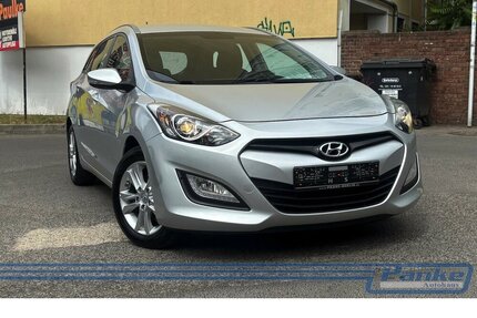 Hyundai i30 FIFA World Cup Edition*NAV*SHZ*StandH*R-CAM* 