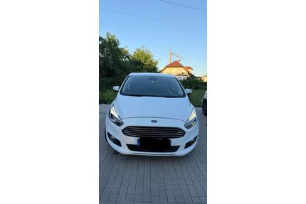 Ford S-Max Gebrauchtwagen