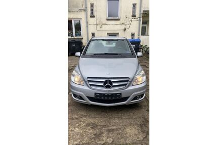 Mercedes-Benz B 180 Gebrauchtwagen