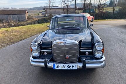 Mercedes-Benz 220 Gebrauchtwagen