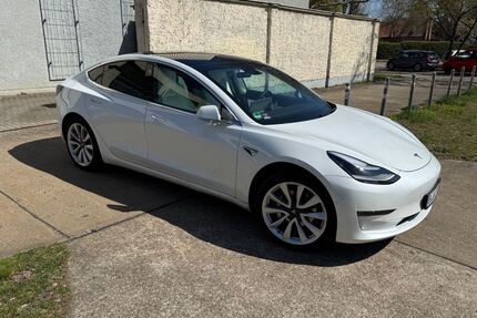 Tesla Model 3 Gebrauchtwagen