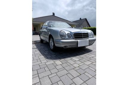 Mercedes-Benz E 200 Gebrauchtwagen