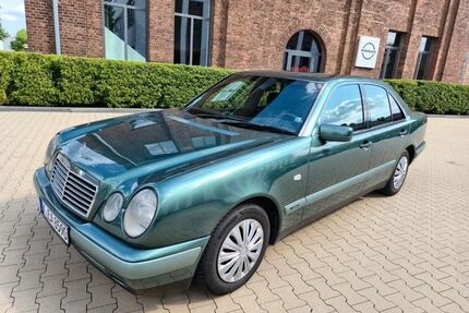 Mercedes-Benz E 230 Gebrauchtwagen