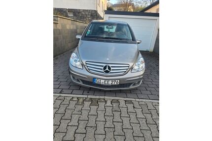 Mercedes-Benz B 180 Gebrauchtwagen