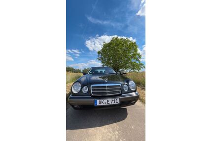 Mercedes-Benz E 200 Gebrauchtwagen