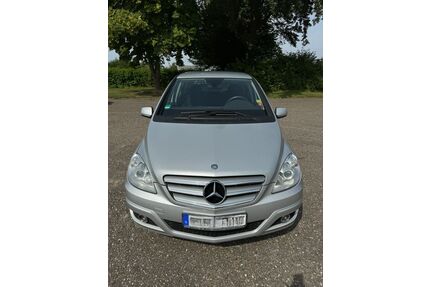 Mercedes-Benz B 180 Gebrauchtwagen