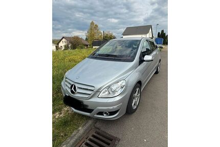 Mercedes-Benz B 180 Gebrauchtwagen