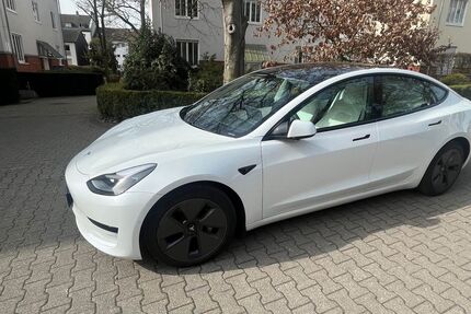 Tesla Model 3 Gebrauchtwagen