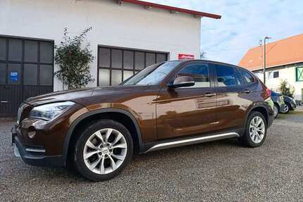 BMW X1 20 i xDrive /Leder/Bi Xenon/AHK/1.Hand Gebrauchtwagen