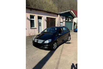 Mercedes-Benz B 180 Gebrauchtwagen